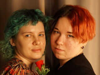 Image of LeaAndSia